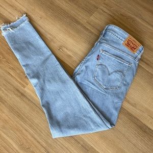 Levi’s 711 Skinny Ankle Jeans Size 27
